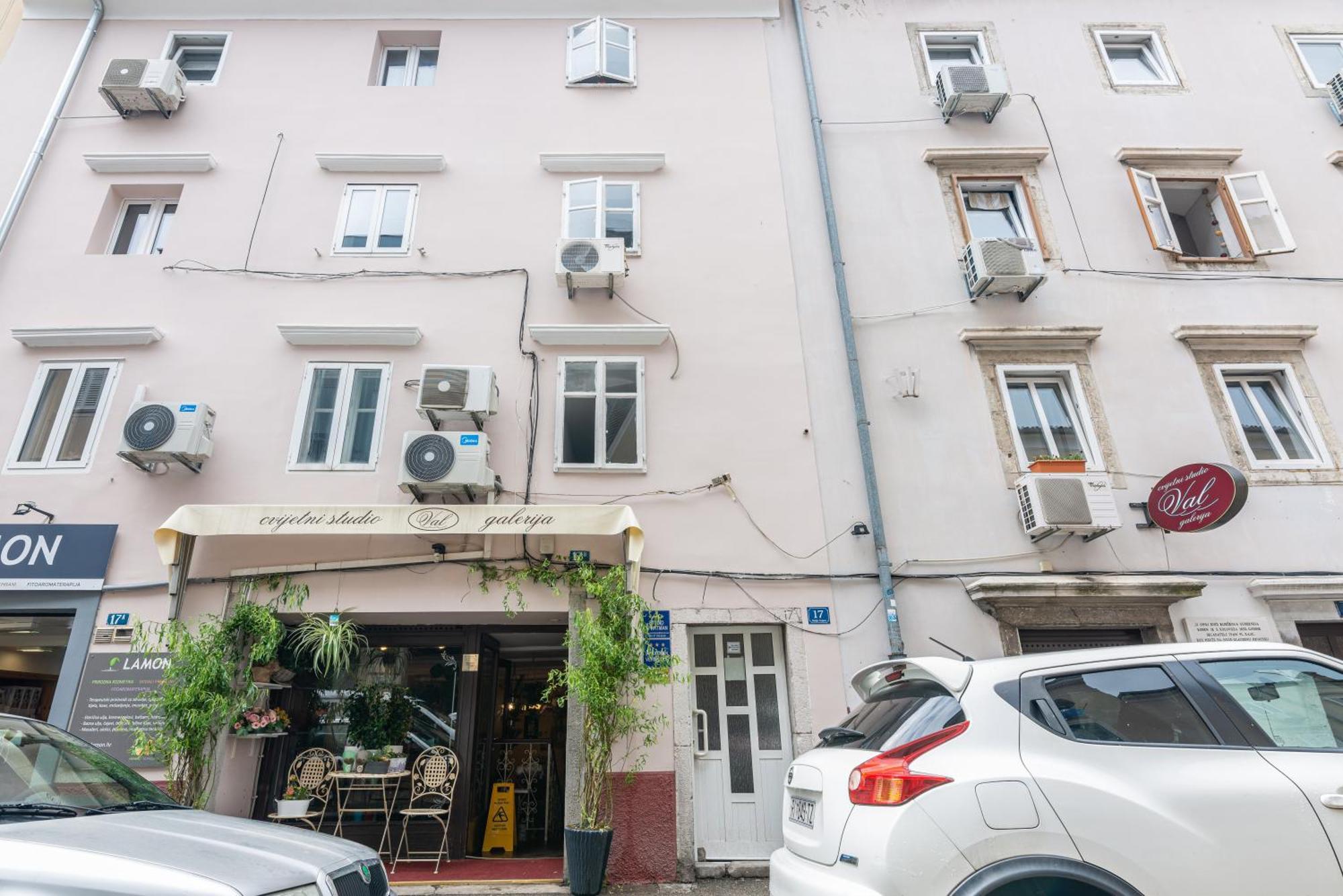 Small, Sweet & Cosy Apartments Rijeka Exterior photo